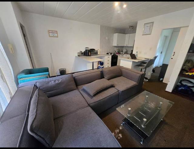 1 BEDROOM PROPERTY TO RENT IN PARKTOWN NORTH